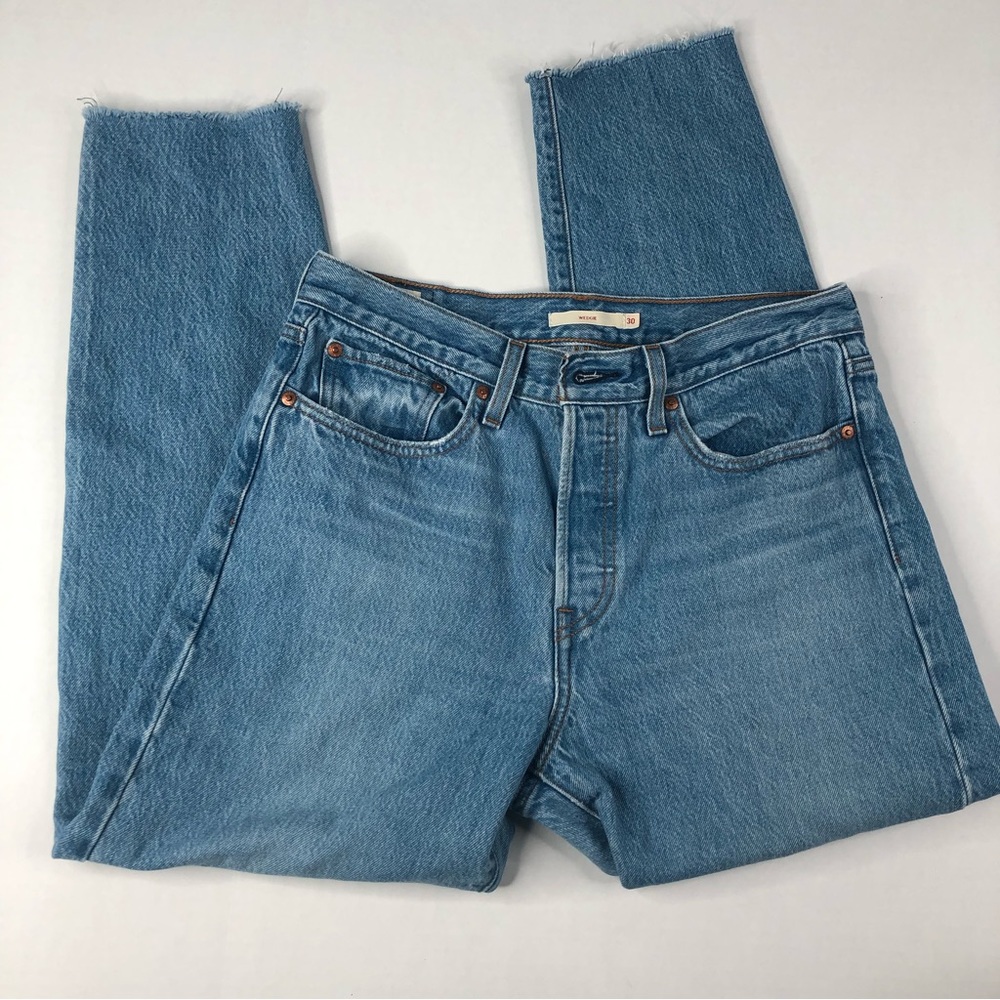 Levi’s “Wedgie” High Rise Button Fly Women Jeans Size 30